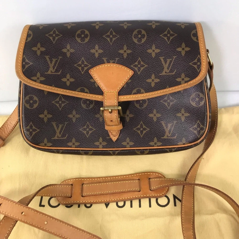 ๐โจAUTHENTIC โจ๐LOUIS VUITTON CROSSBODY - Picture 3 of 16